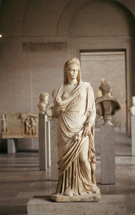 main-img