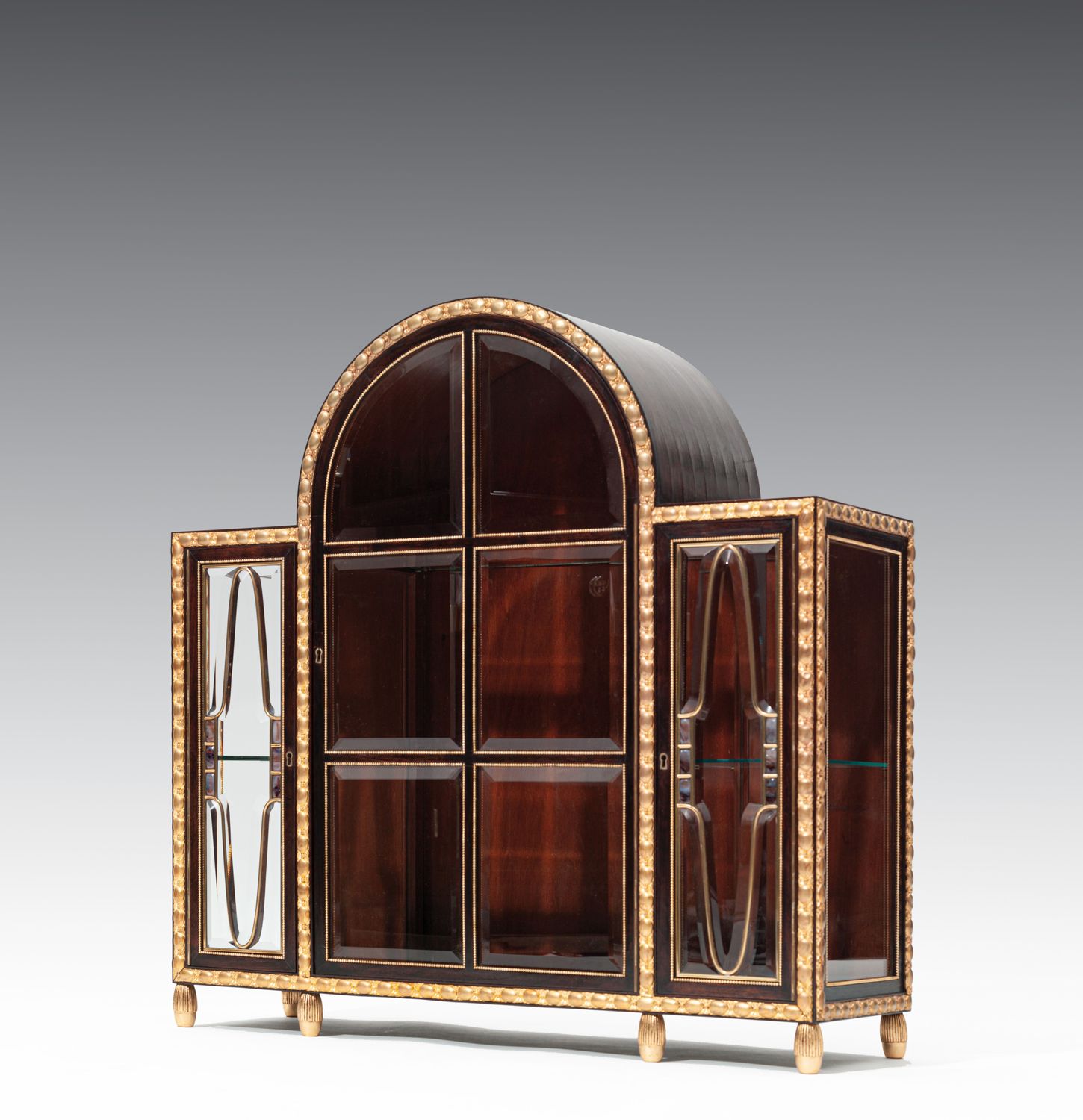 CABINET-TOP DISPLAY CASE