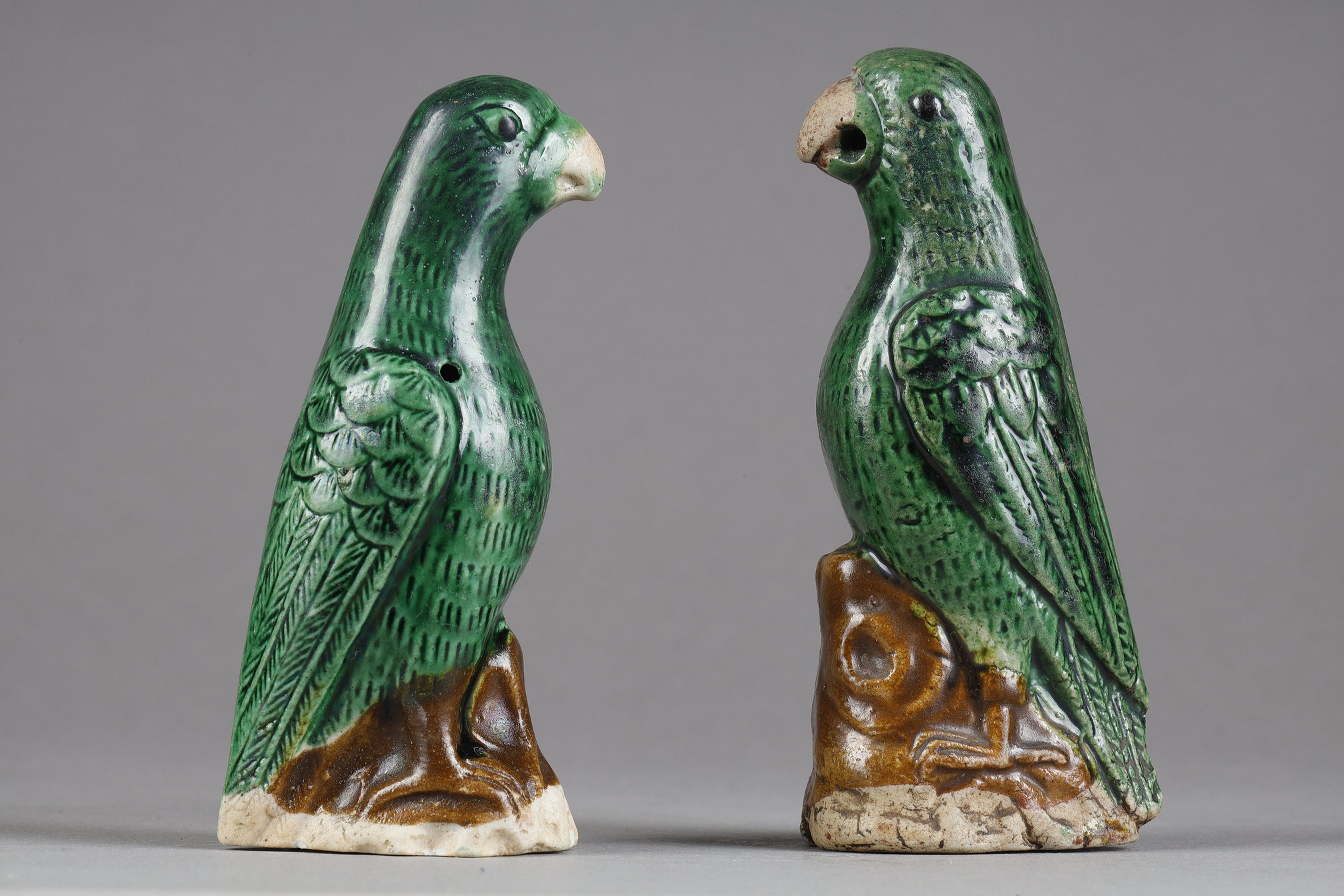  Pair of water dropper  in biscuit green  and aubergine in the shape of parrots -China Kangxi 1662/1722