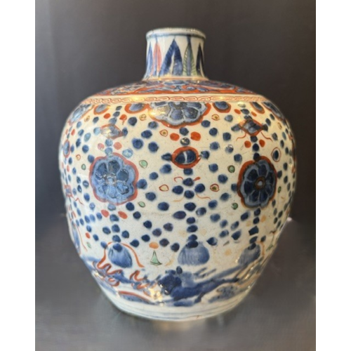 Porcelain bottle vase enameled in green cobalt blue and red iron decorated with lambrequins and pendants embellished with flowers, at the bottom of the galloping horses H 22cm China, period Wanli, late 16th century