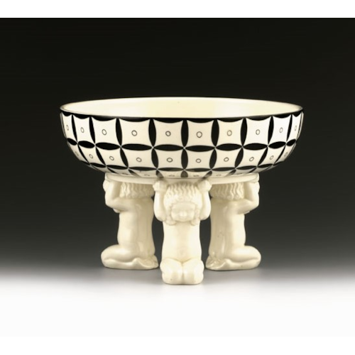 Centrepiece with Three Kneeling Putti