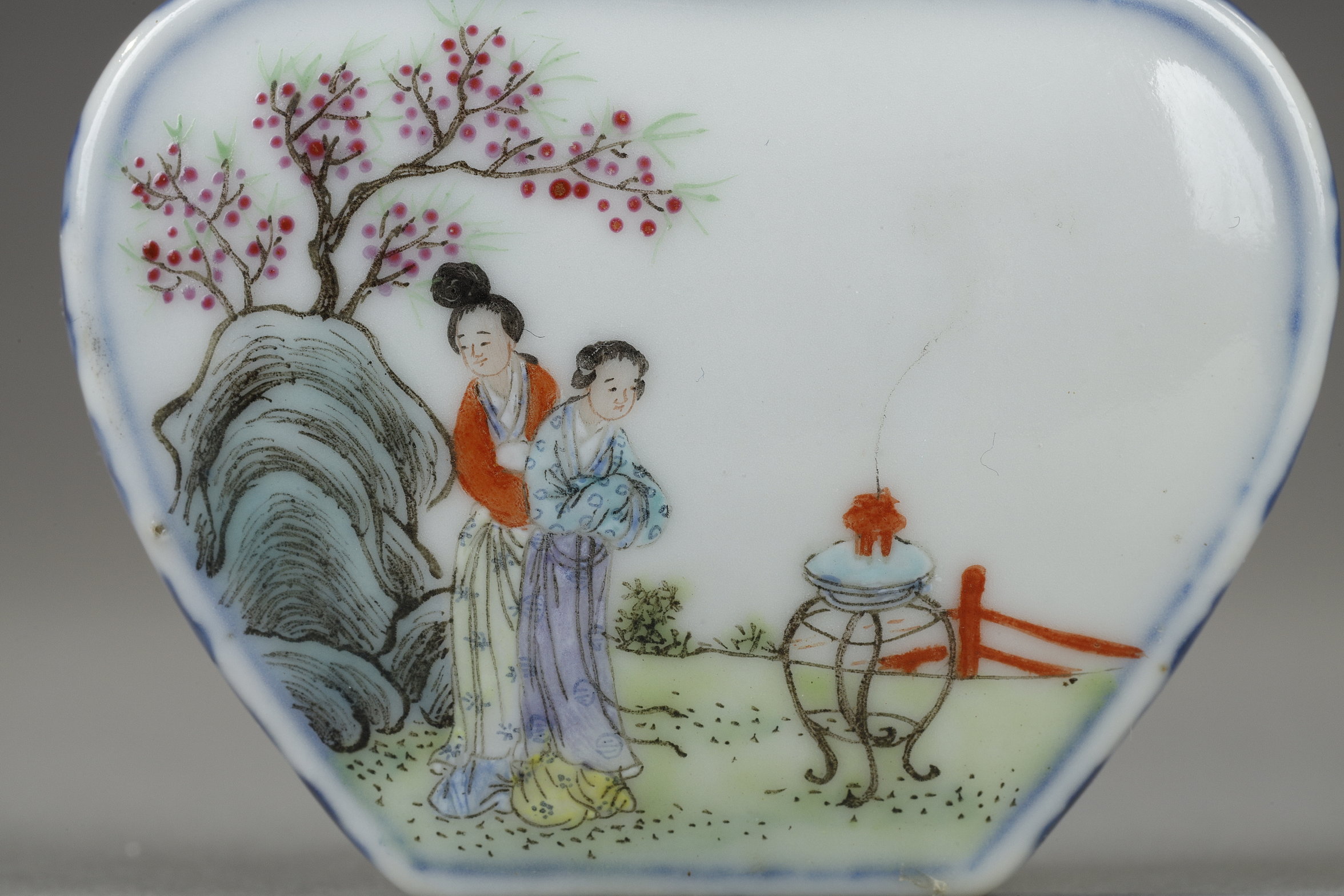 Snuff bottle porcelain ecusson shape decorated with characters in ...